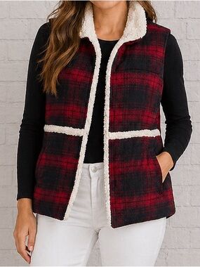 Maurices Red Black plaid Vest Soft White Sherpa Lined Pockets Size Large Open